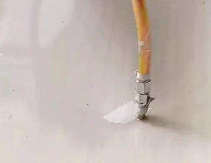 涪陵瓷砖空鼓维修公司专业解答在瓷砖铺贴过程中，如果使用的砂料过粗（如全部使用了粗砂），可能会导致以下问题